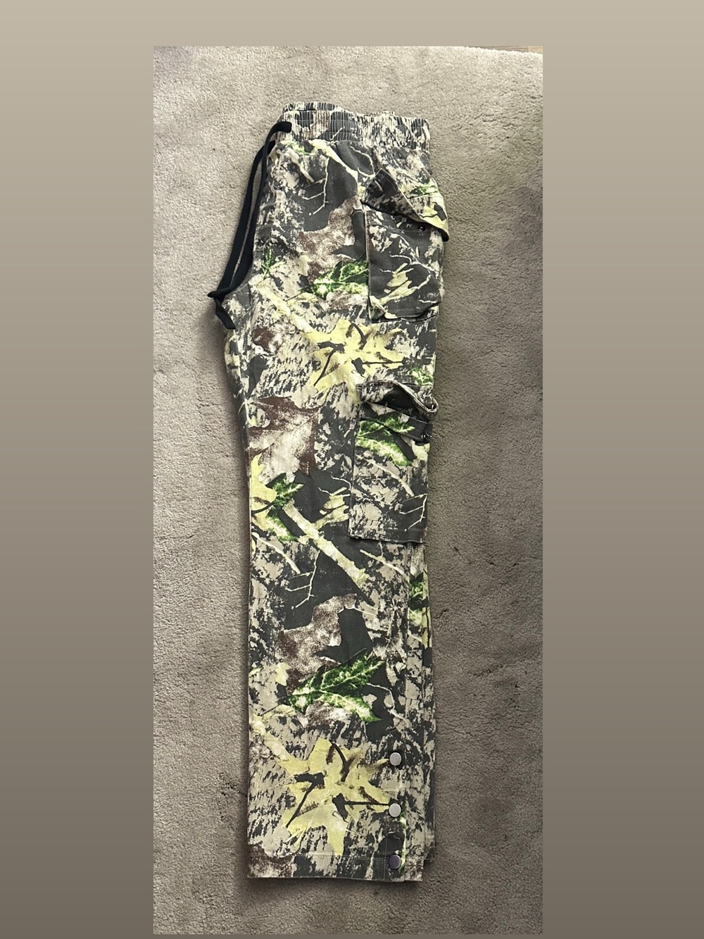 Fashion Nova Men's Camouflage Cargo Pants in Green and Gray